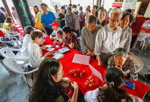 一站式便民服务盛会 健康义诊、养老咨询、生活服务与产品特卖全配齐